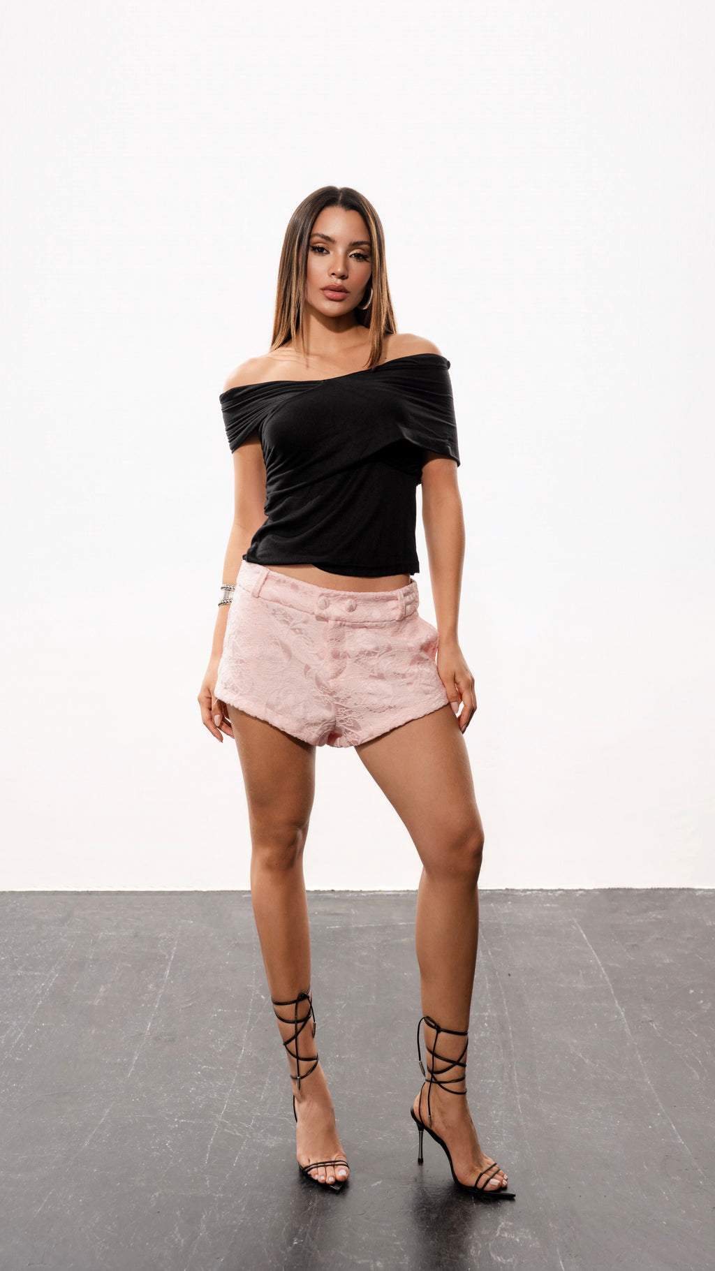 Short tays